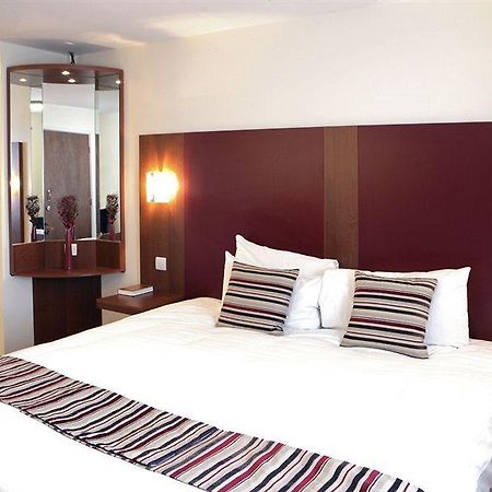 Mercure Swindon East Hotel And Spa Dış mekan fotoğraf
