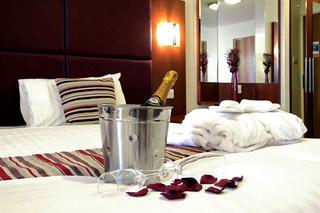 Mercure Swindon East Hotel And Spa Dış mekan fotoğraf